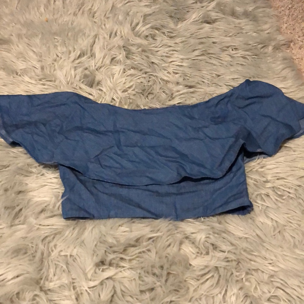 Super cute crop top!